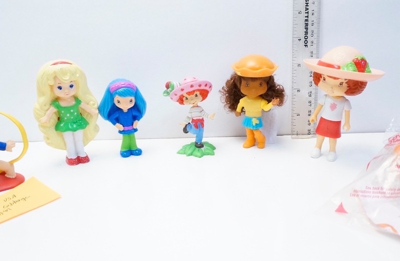 strawberry shortcake mini dolls